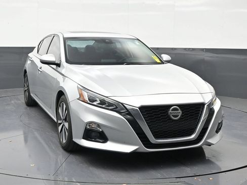 Used 2019 Nissan Altima 2.5 SV FWD image 7
