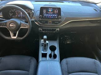 Used 2025 Nissan Altima 2.5 SV FWD video 4