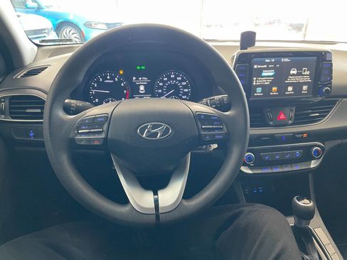 Used 2018 Hyundai Elantra GT image 31