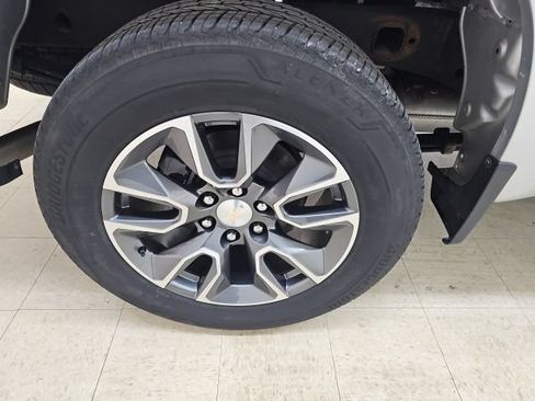 Used 2022 Chevrolet Silverado 1500 LT AWD/4WD image 22