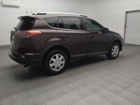 Used 2018 Toyota RAV4 LE image 10
