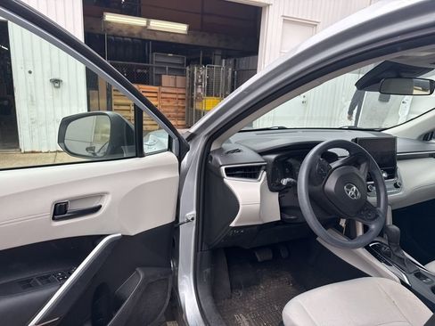 Used 2023 Toyota Corolla Cross L image 19