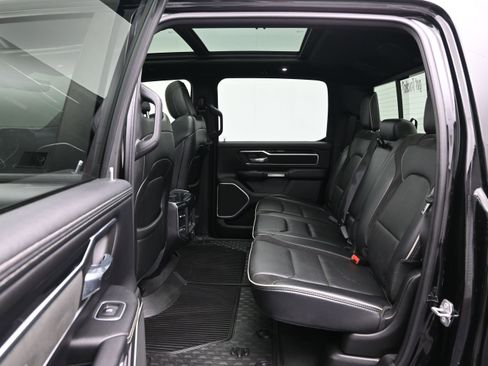 Used 2022 RAM 1500 Laramie AWD/4WD image 11