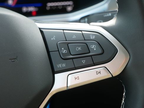 New 2025 Volkswagen Taos SE image 16