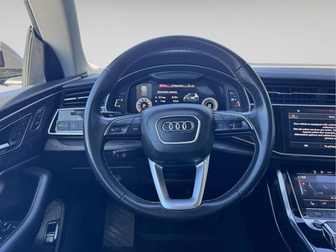 Certified 2022 Audi Q8 Premium w/ Convenience Package image 15
