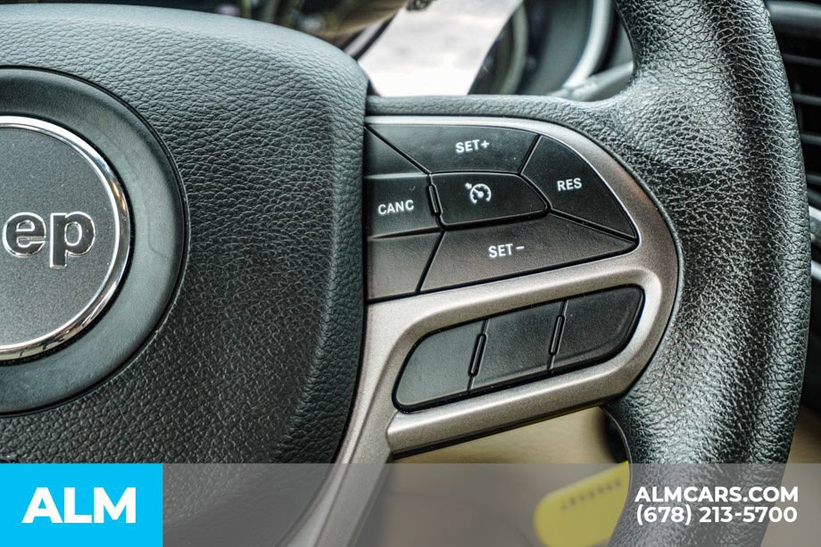 Used 2021 Jeep Cherokee Latitude AWD/4WD image 29