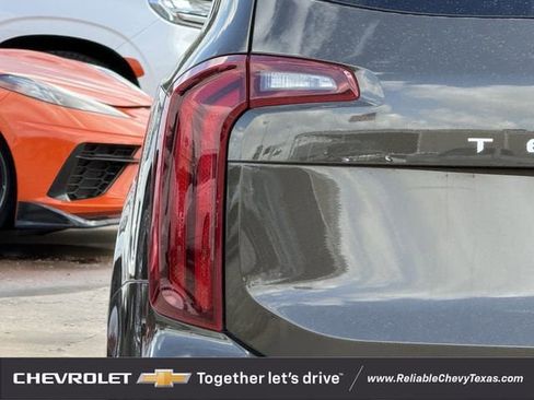 Used 2023 Kia Telluride S FWD image 9