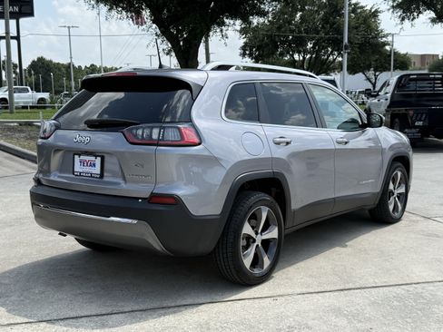 Used 2019 Jeep Cherokee Limited FWD image 5