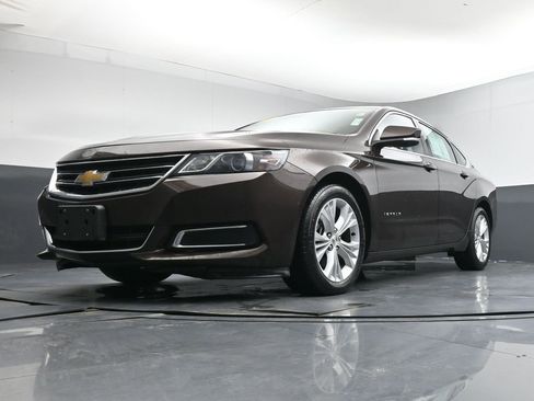 Used 2015 Chevrolet Impala LT w/ Convenience Package image 36
