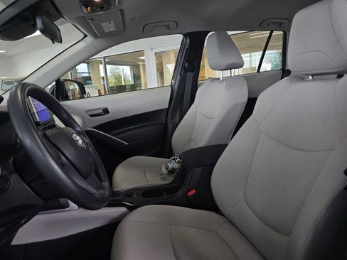 Used 2023 Toyota Corolla Cross L image 19
