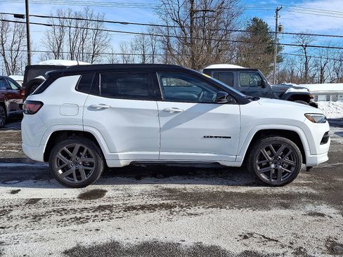 New 2025 Jeep Compass Limited w/ High Altitude Package image 8