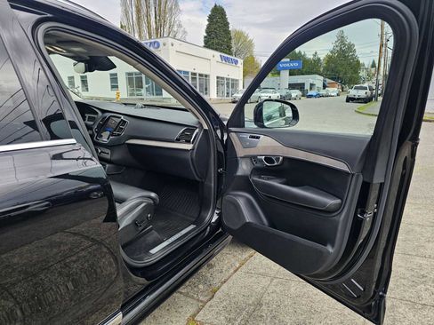 Certified 2023 Volvo XC90 B6 Ultimate w/ Lounge Package AWD/4WD image 10