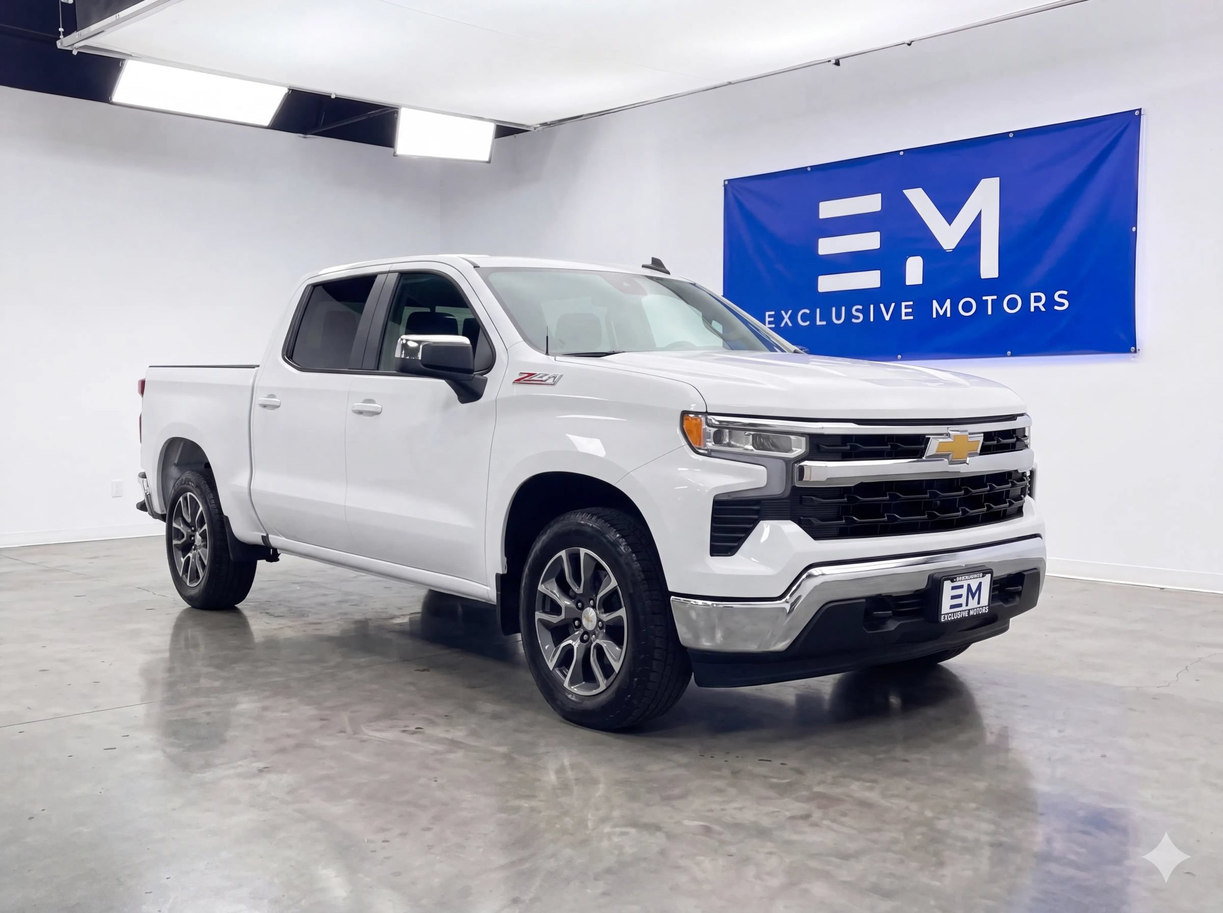 Used 2023 Chevrolet Silverado 1500 LT AWD/4WD image 1