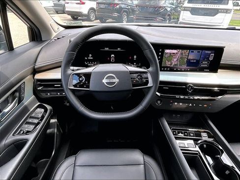 Used 2025 Nissan Murano SL AWD/4WD image 17