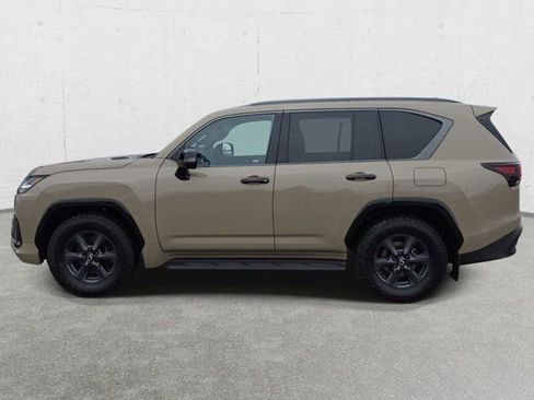 New 2026 Lexus LX 700h Overtrail image 8