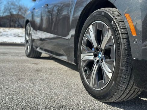 Used 2025 BMW iX M60 image 9