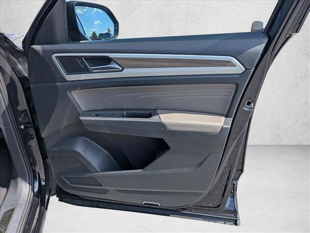 Used 2021 Volkswagen Atlas SEL FWD image 26