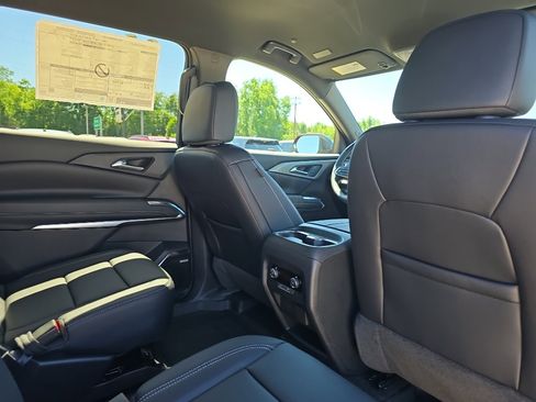 New 2026 Chevrolet Traverse LT w/ Enhanced Driving Package FWD image 17