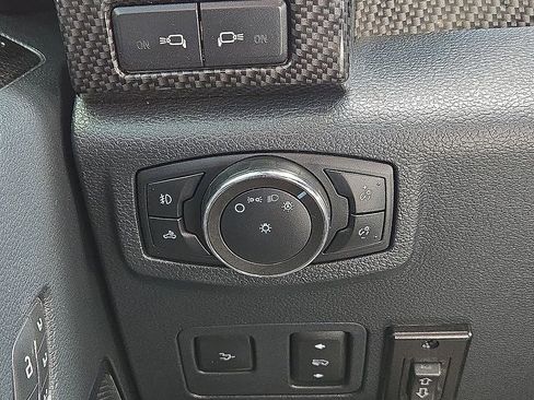 Used 2022 Ford F250 Lariat w/ Lariat Ultimate Package AWD/4WD image 24
