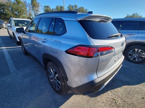 Used 2025 Toyota Corolla Cross XLE image 6