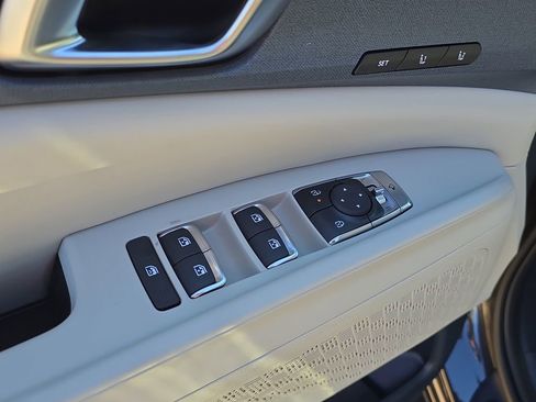 New 2026 Kia Carnival EX FWD image 21