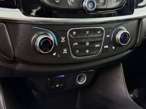 Used 2019 Chevrolet Traverse RS w/ LPO, Floor Liner Package AWD/4WD image 8