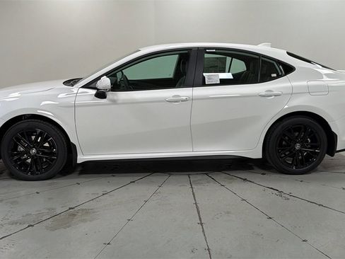 New 2026 Toyota Camry SE image 8