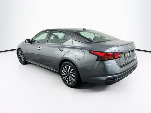 Used 2025 Nissan Altima 2.5 SV FWD image 5