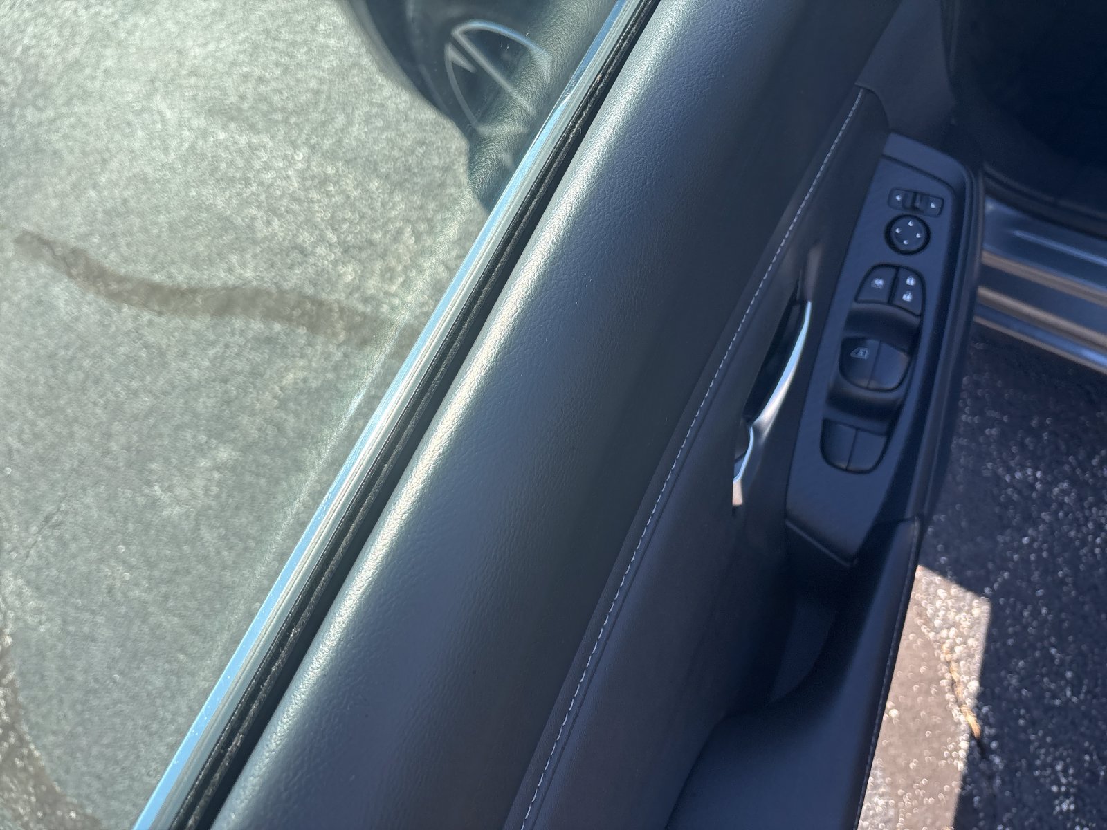 Used 2025 Nissan Sentra SV FWD image 11