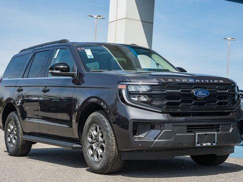 New 2026 Ford Expedition Active image 1