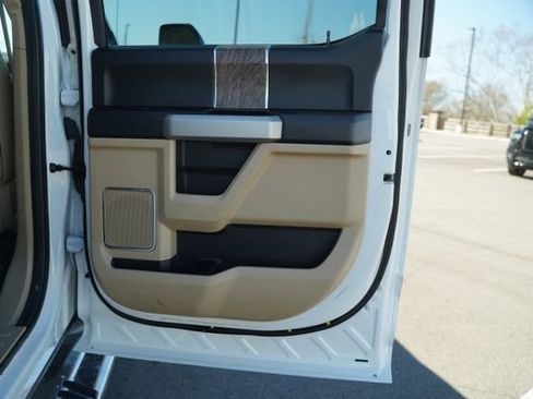 Used 2019 Ford F250 Lariat w/ Chrome Package image 22