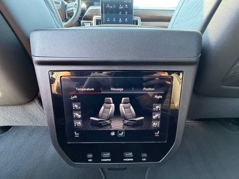 Used 2025 GMC Yukon Denali Ultimate AWD/4WD image 10