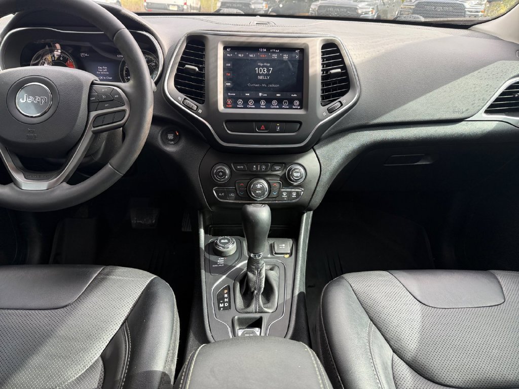 Used 2022 Jeep Cherokee Latitude Lux w/ Mopar Interior Package AWD/4WD image 16