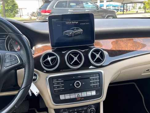 Used 2018 Mercedes-Benz CLA 250 image 7