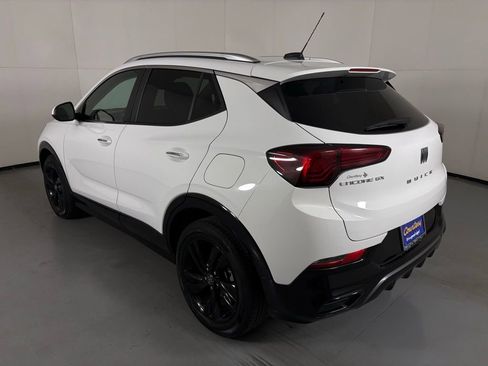 Used 2024 Buick Encore GX Sport Touring FWD image 6