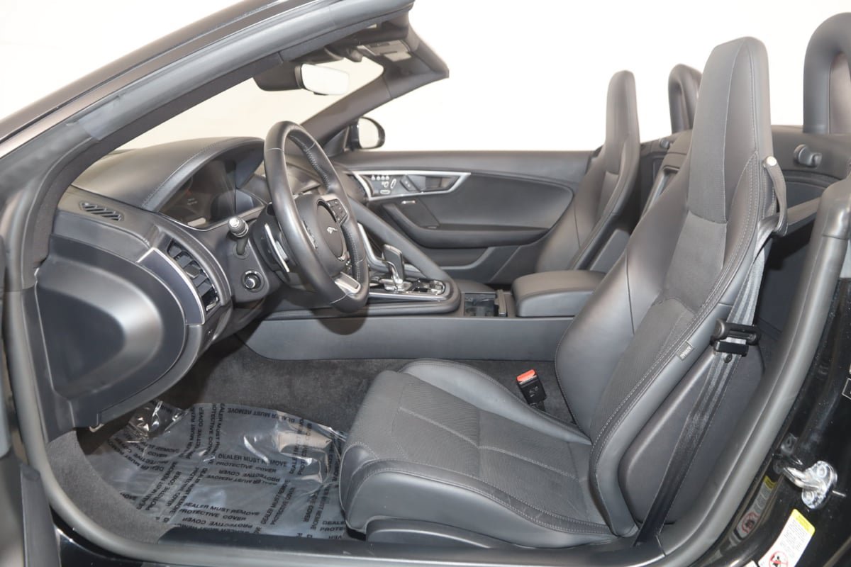 Used 2024 Jaguar F-TYPE R-Dynamic RWD image 11