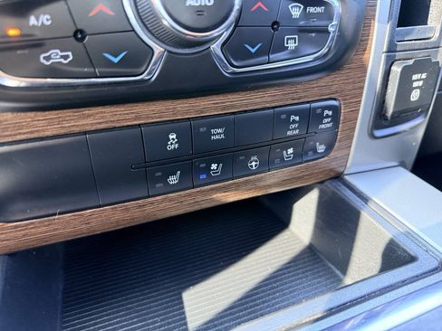 Used 2015 RAM 1500 Laramie w/ Convenience Group AWD/4WD image 23