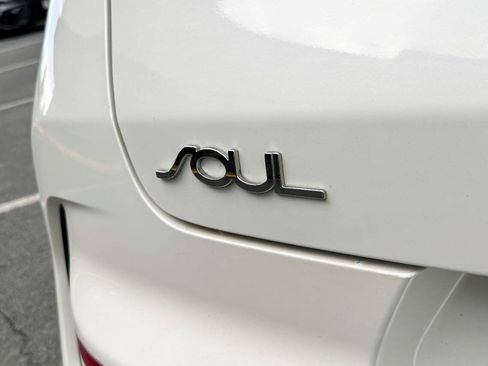 Used 2020 Kia Soul GT-Line FWD image 15