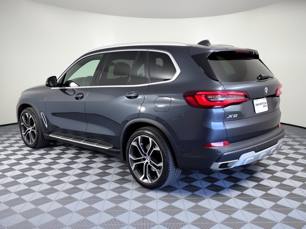 Used 2022 BMW X5 sDrive40i w/ Executive Package RWD image 3