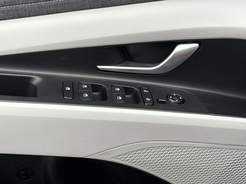 New 2026 Hyundai Elantra Limited image 15