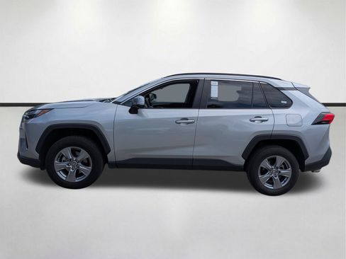 Used 2024 Toyota RAV4 XLE FWD image 7