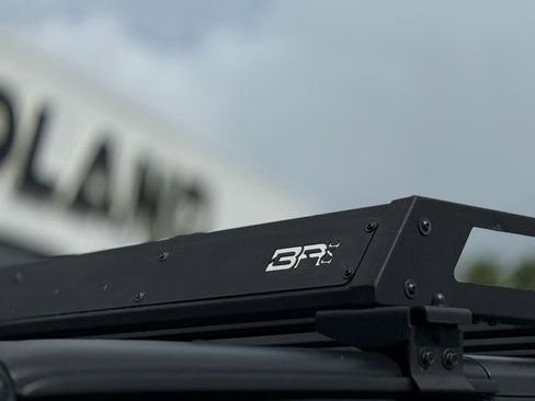 Used 2016 Jeep Wrangler Rubicon w/ Power Convenience Group image 9