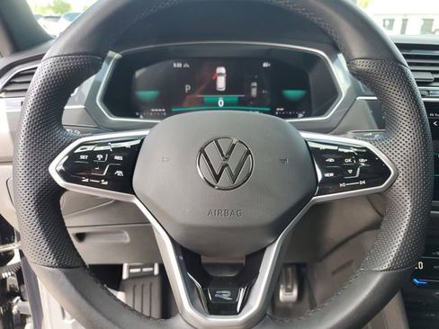Used 2024 Volkswagen Tiguan SE R-Line image 22