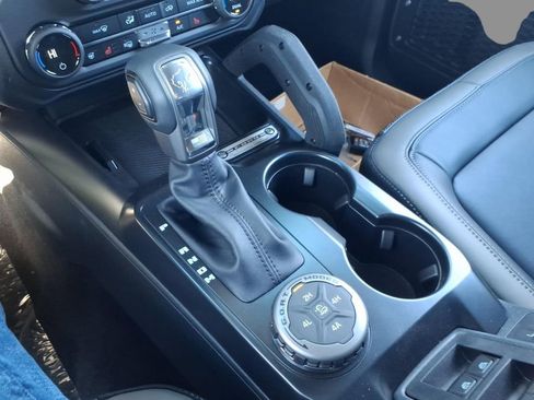 New 2025 Ford Bronco Outer Banks w/ Sasquatch Package image 23