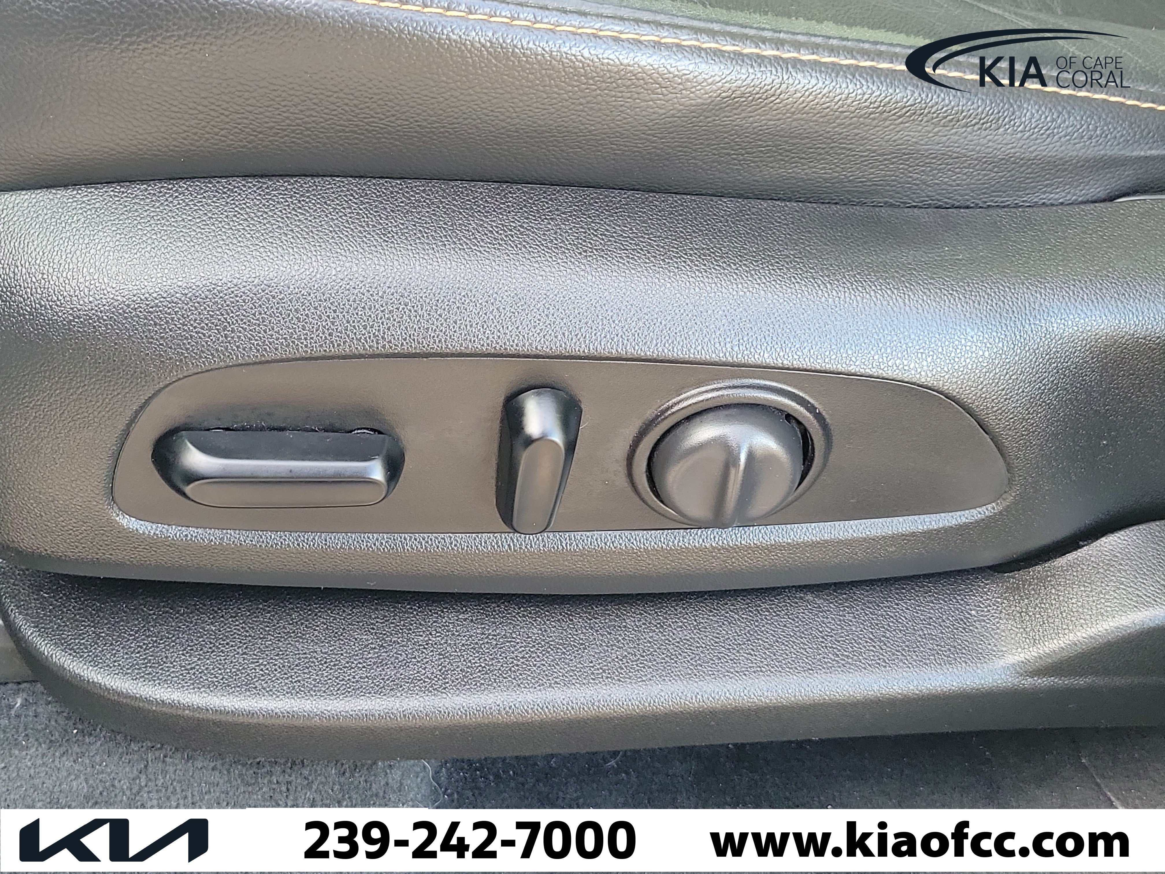Used 2021 Chevrolet Traverse LT w/ LT Premium Package FWD image 23