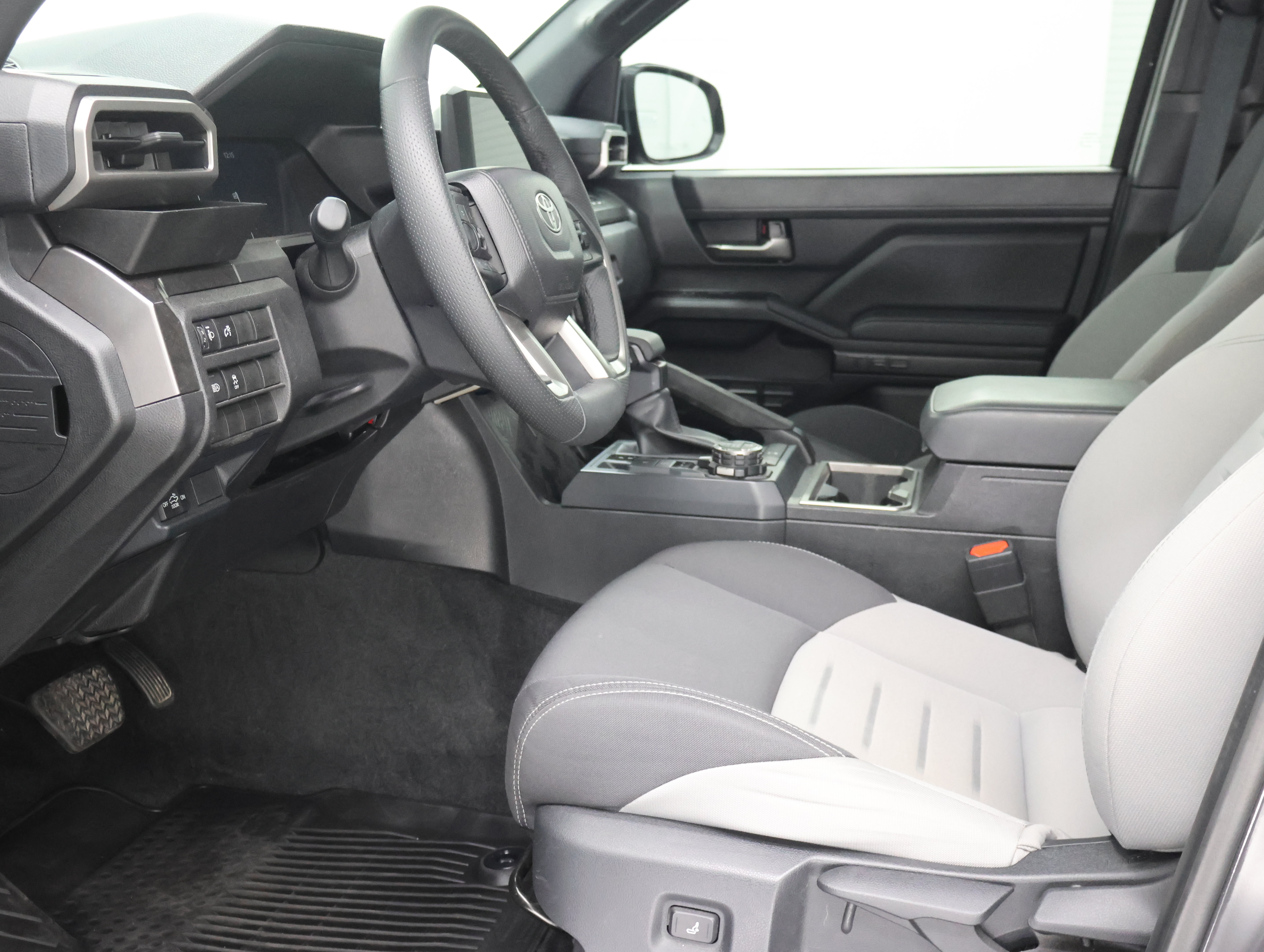 Used 2025 Toyota Tacoma TRD Off-Road AWD/4WD image 8