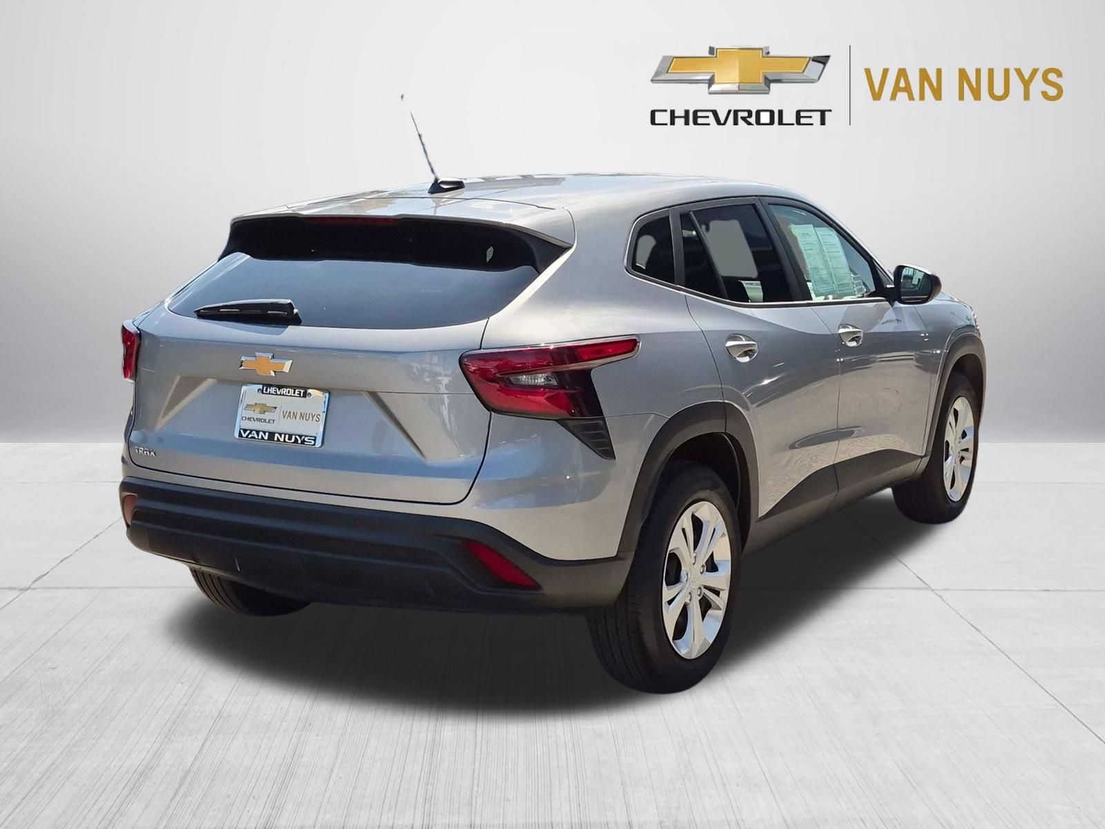 Used 2026 Chevrolet Trax LS FWD image 5
