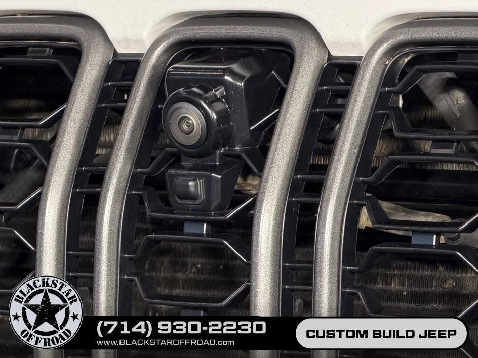 Used 2024 Jeep Gladiator Rubicon AWD/4WD image 6