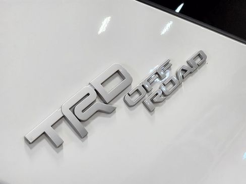 Used 2021 Toyota 4Runner TRD Off-Road Premium AWD/4WD image 23