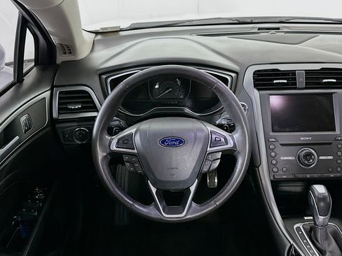 Used 2016 Ford Fusion Titanium FWD image 17